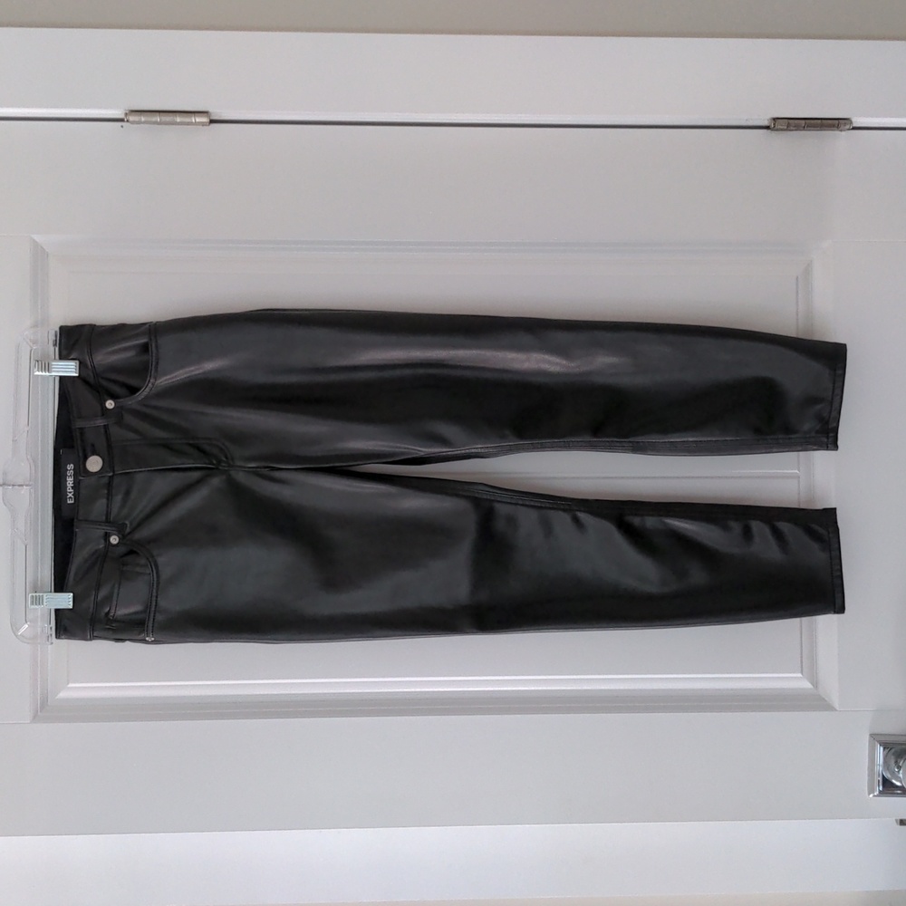 Express Faux Leather High Rise Ankle Leggings Size 0 SHORT